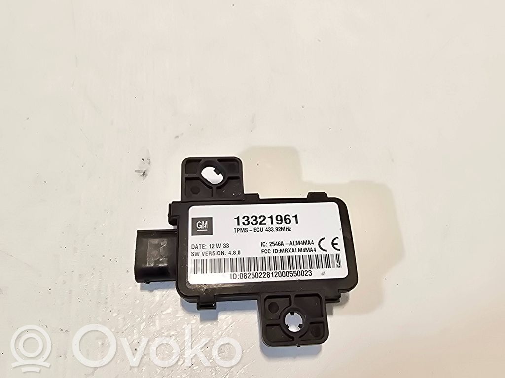 Opel Astra J Rengaspaineen valvontayksikkö 