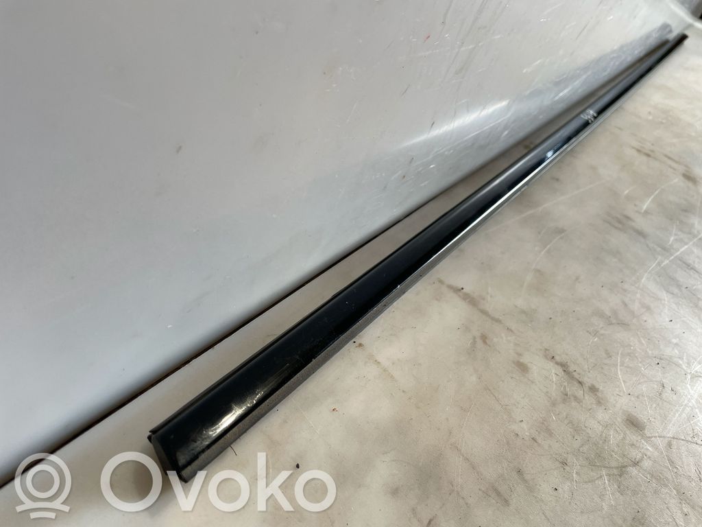 Opel Astra J Ornament geam ușă față 
