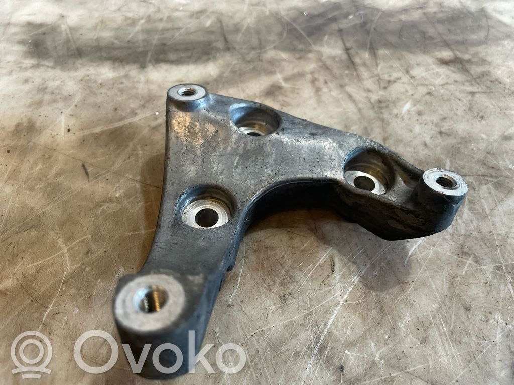 Engine mounting bracket   8980055390