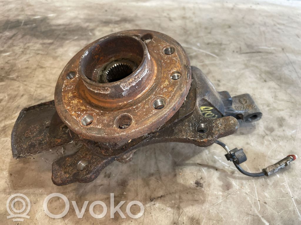Opel Astra H Zwrotnica koła przedniego 