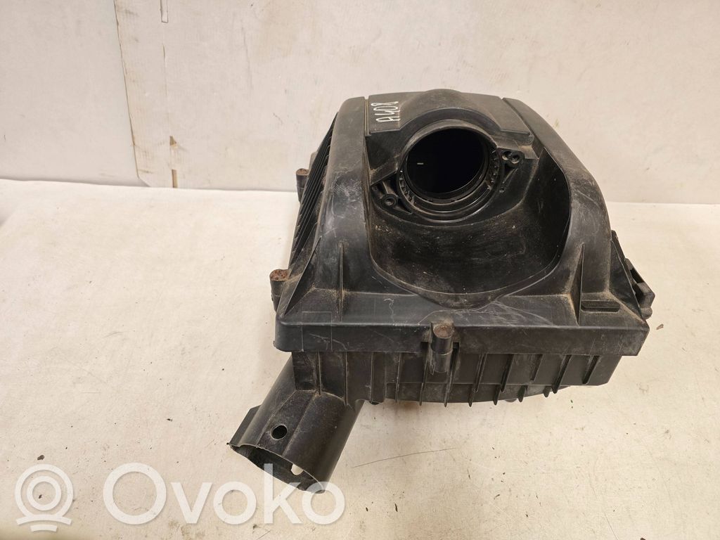 Nissan Interstar Air filter box 