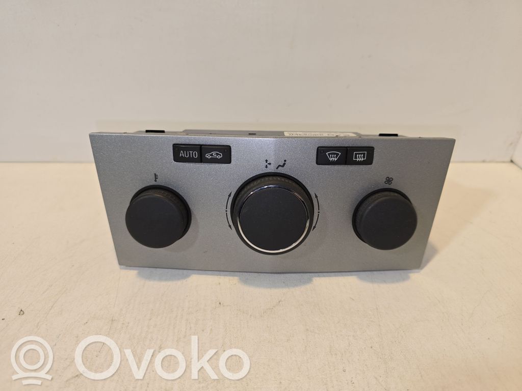 Opel Astra H Climate control unit 