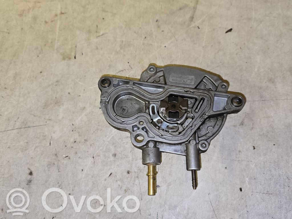 Opel Astra H Vacuum pump 