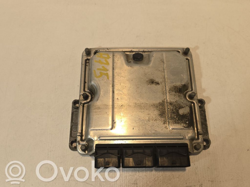 Opel Vivaro Engine control unit/module 