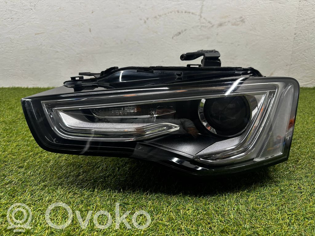 Audi A5 8T 8F Phare frontale 