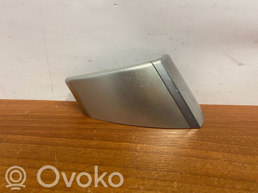 Panel trim   70P106401