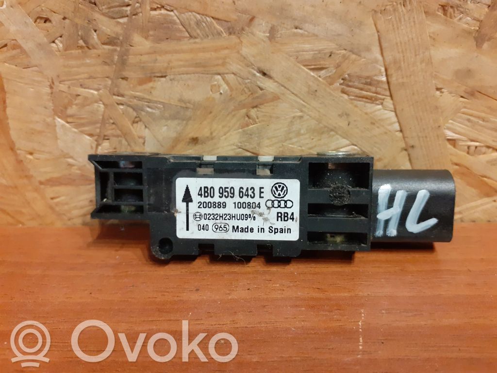 Audi A8 S8 D3 4E Airbag deployment crash/impact sensor 