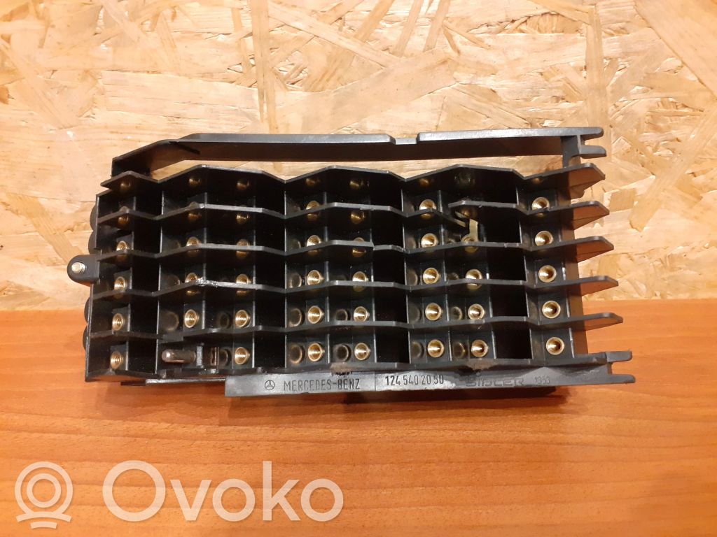 Mercedes-Benz E W124 Other engine bay part 