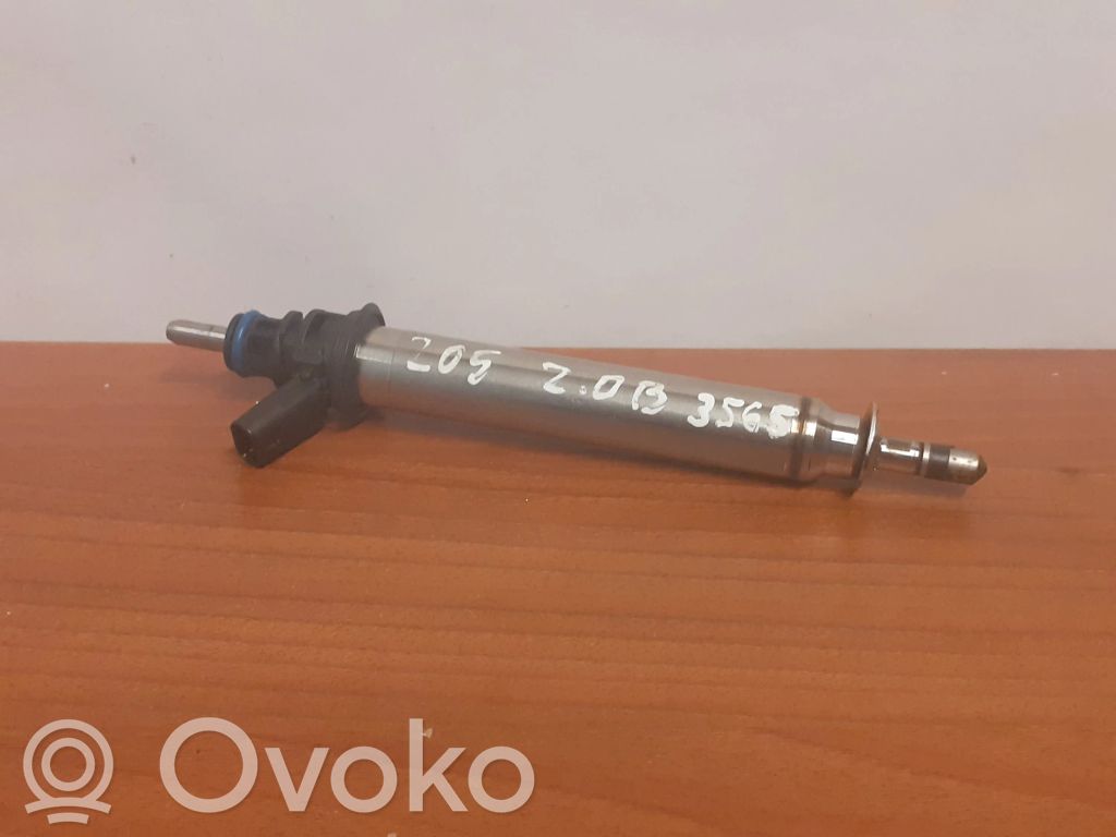Mercedes-Benz C W205 Wtryskiwacz paliwa 