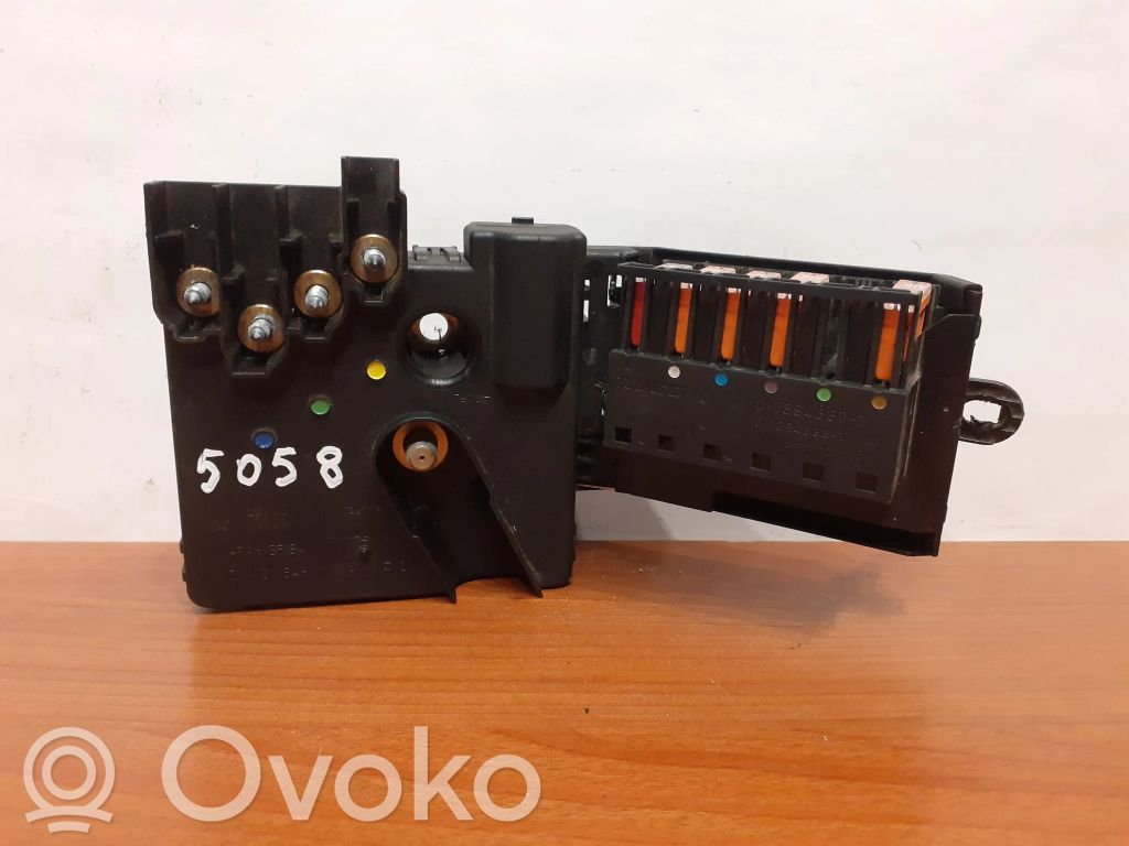 Mercedes-Benz E W211 Fuse module 