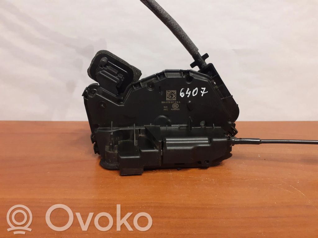 Volkswagen Golf VII Front door lock 