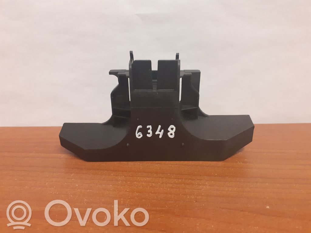 Volkswagen Golf VII Rear bumper mounting bracket 