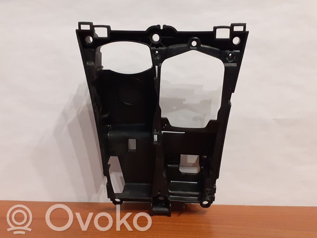 BMW X5 E70 Kita salono detalė 
