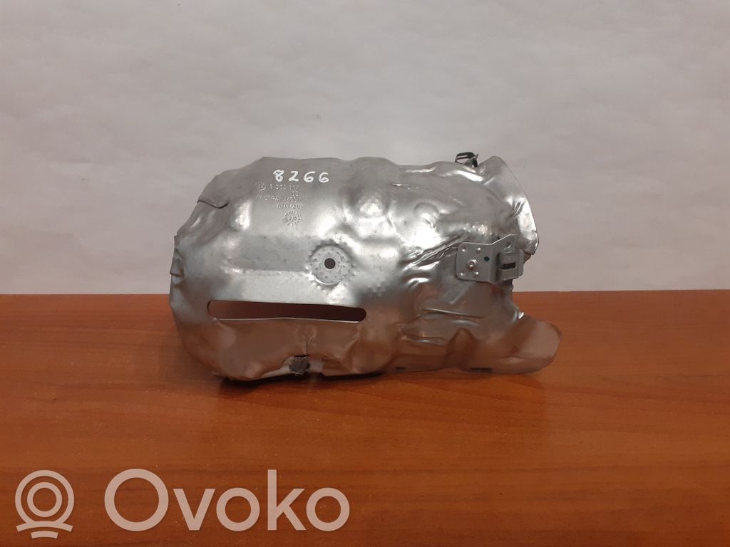 BMW 1 F40 Heat shield in engine bay 