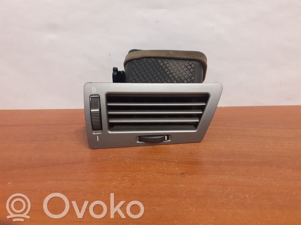 Lango oro grotelės   8935,6911242