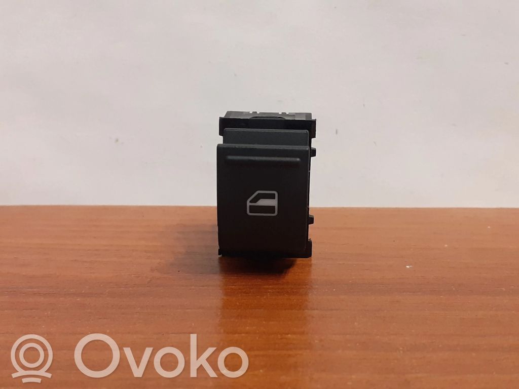 Volkswagen Touareg II Electric window control switch 