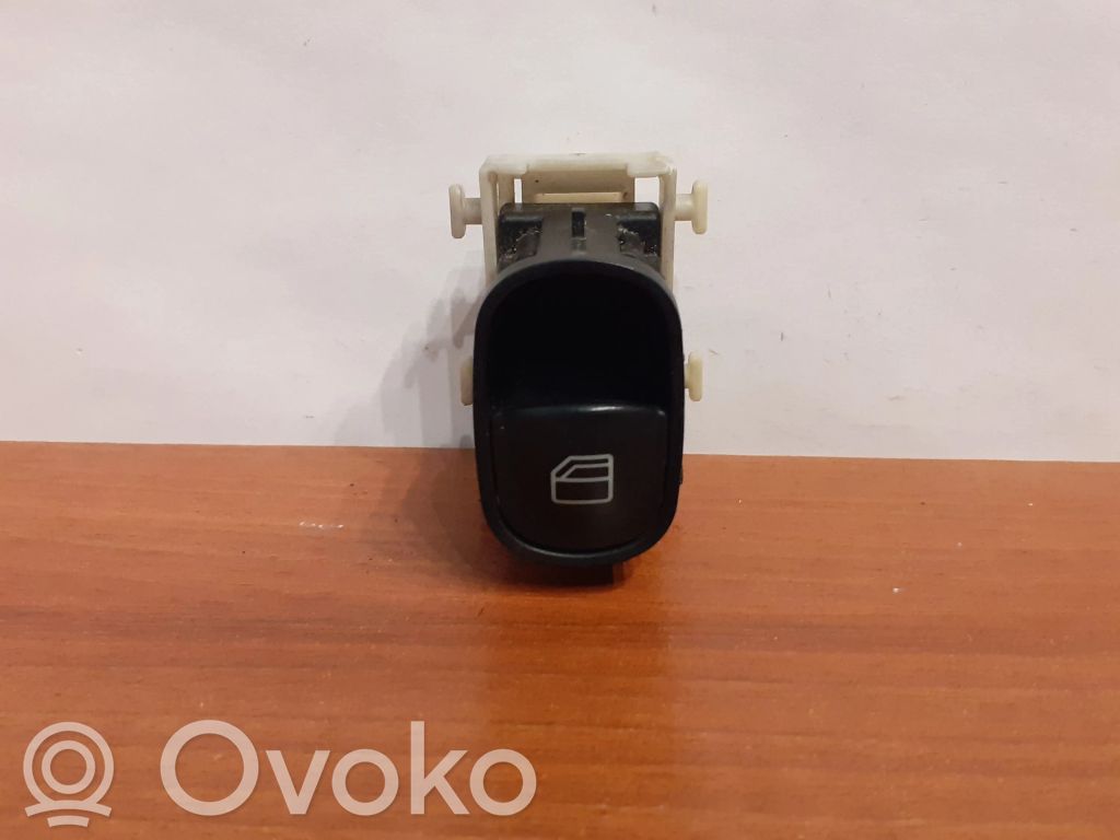 Mercedes-Benz C W203 Electric window control switch 