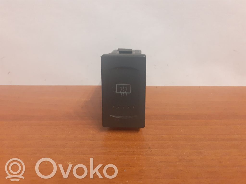 Volkswagen PASSAT B5 Logu elektriskās apsildes slēdzis 