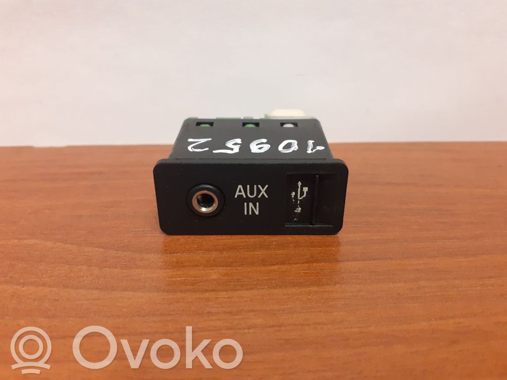 AUX jungtis   9129652,10952
