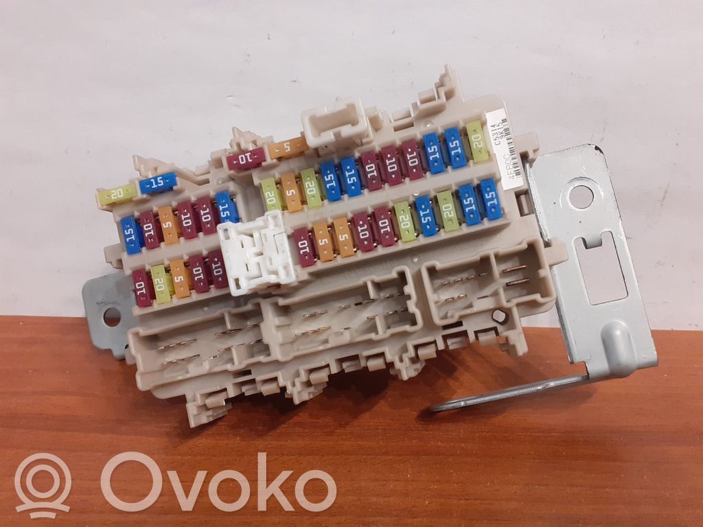 Nissan Qashqai Skrzynka bezpieczników / Komplet 