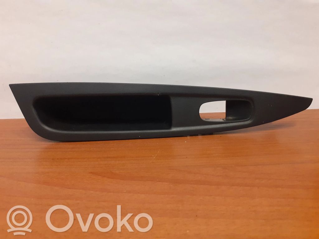 Nissan Qashqai Включатель электрических окон 