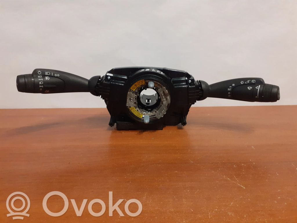 Volvo XC40 Posūkių/ šviesų rankenėlė 