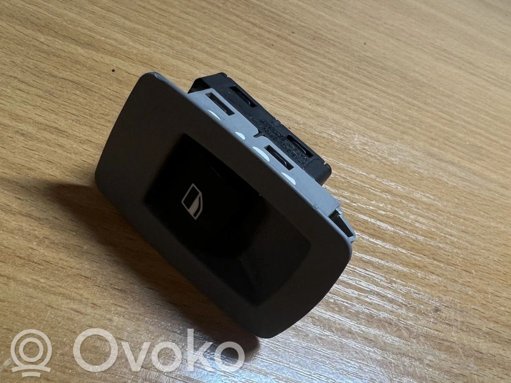 Other switches/knobs/shifts   15939947,D126