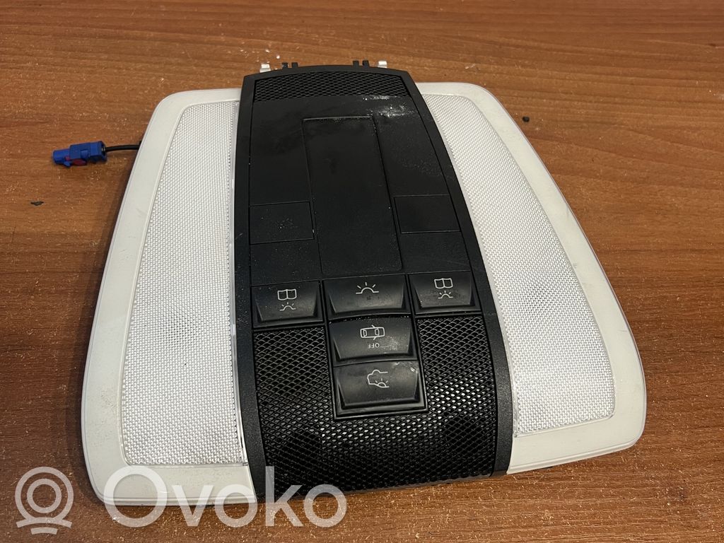 Mercedes-Benz C W204 Priekinių vietų apšvietimo žibintas 