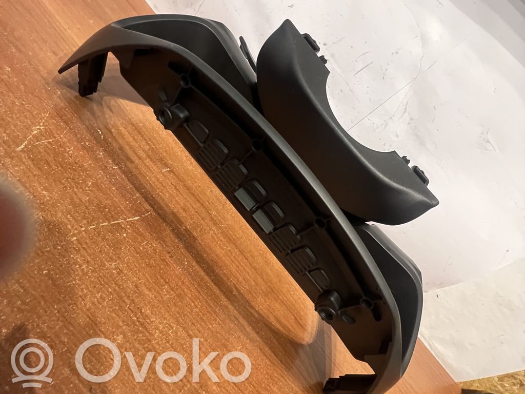Volvo XC90 Dashboard glove box trim 