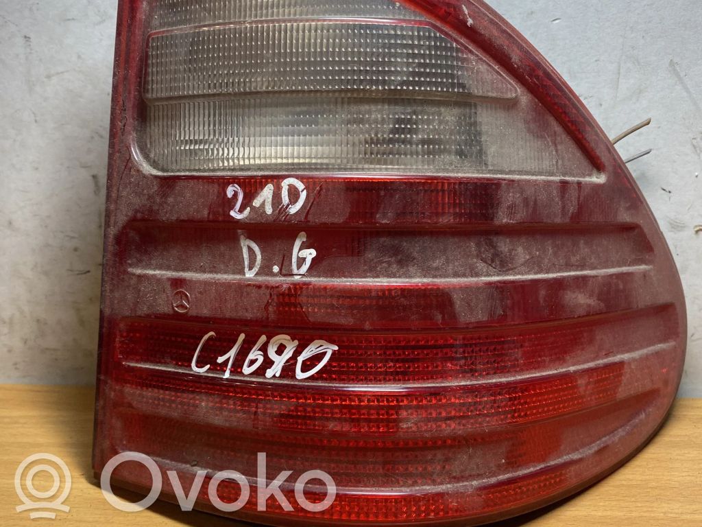 Mercedes-Benz E W210 Lampa tylna 