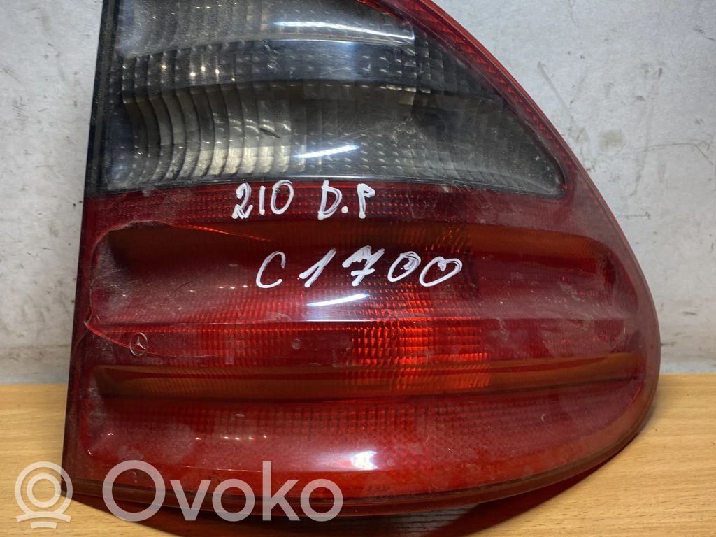 Mercedes-Benz E W210 Lampă spate în caroserie 