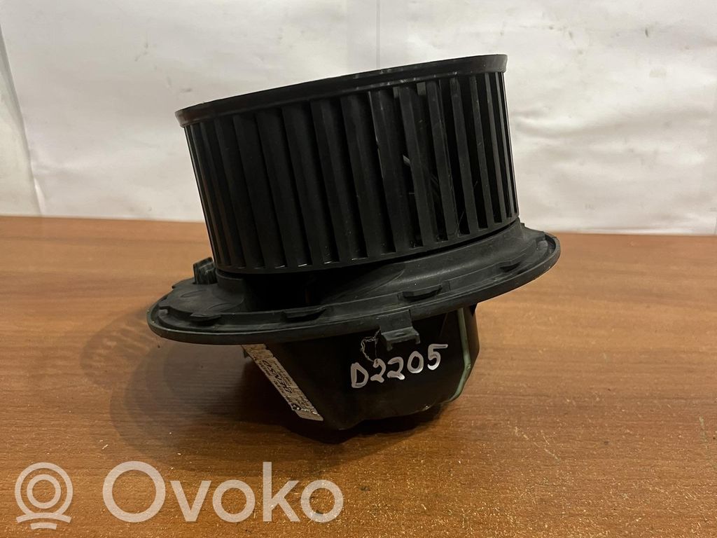 BMW 1 E82 E88 Kita salono detalė 