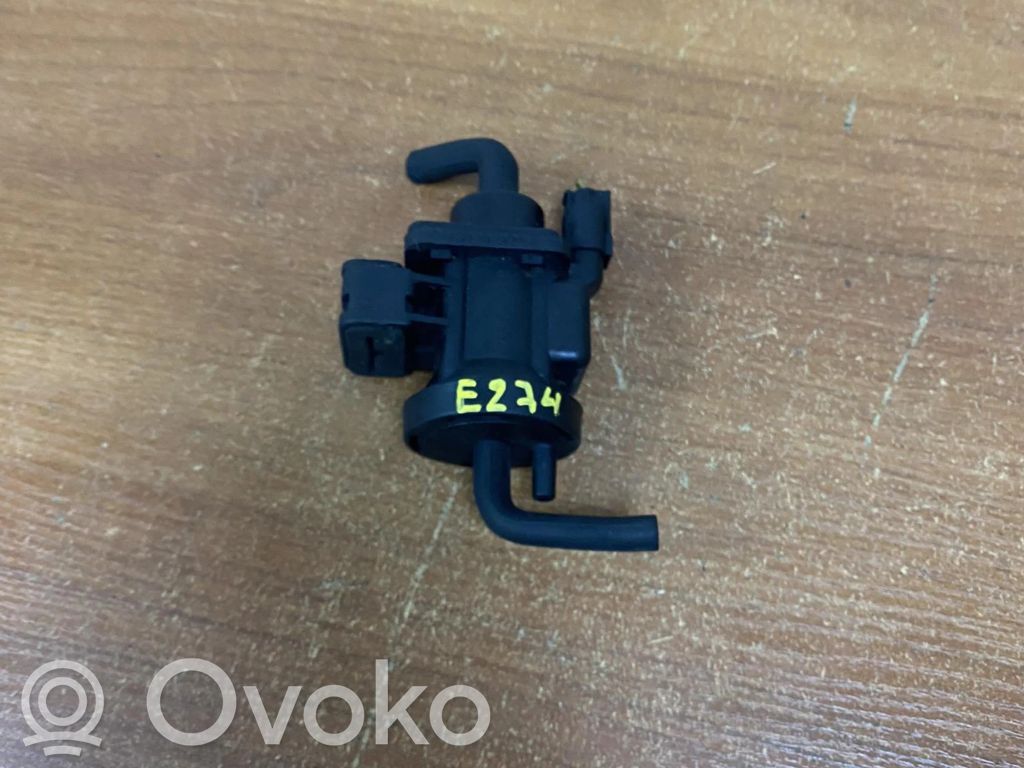 Mercedes-Benz C W203 Engine mount vacuum valve 