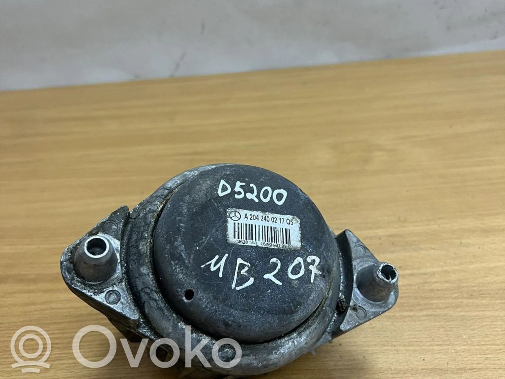 Mercedes-Benz 207 310 Inne części komory silnika 
