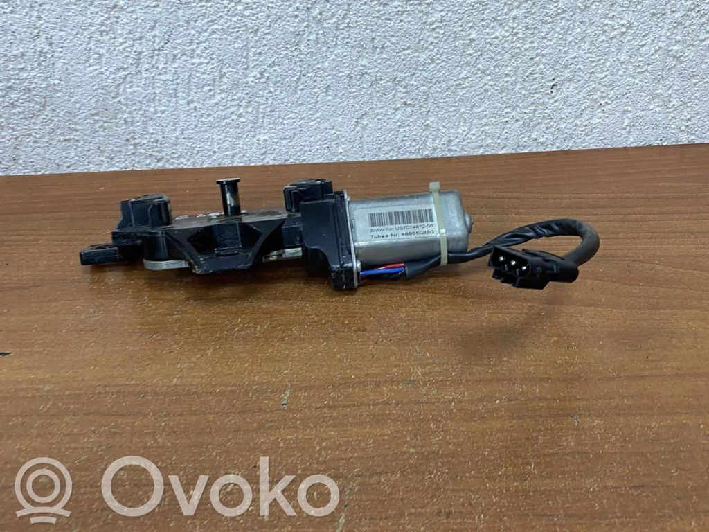 Aizmugurējā pārsega pievilcējs   489050880,701487206,E2665