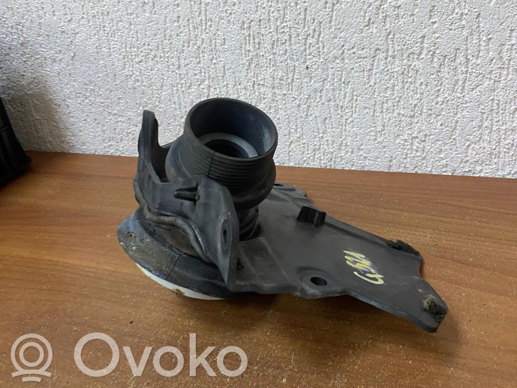 BMW 5 F10 F11 Inne części komory silnika 