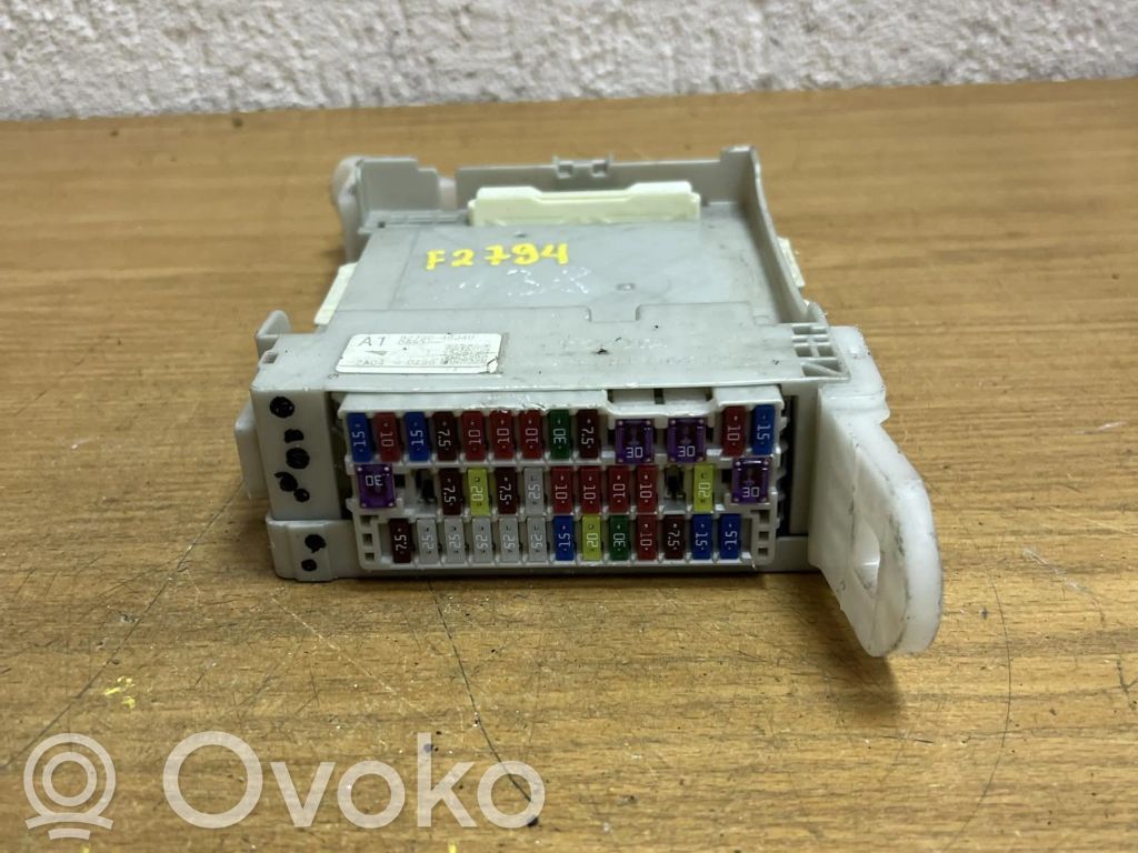Lexus RX 330 - 350 - 400H Module de fusibles 