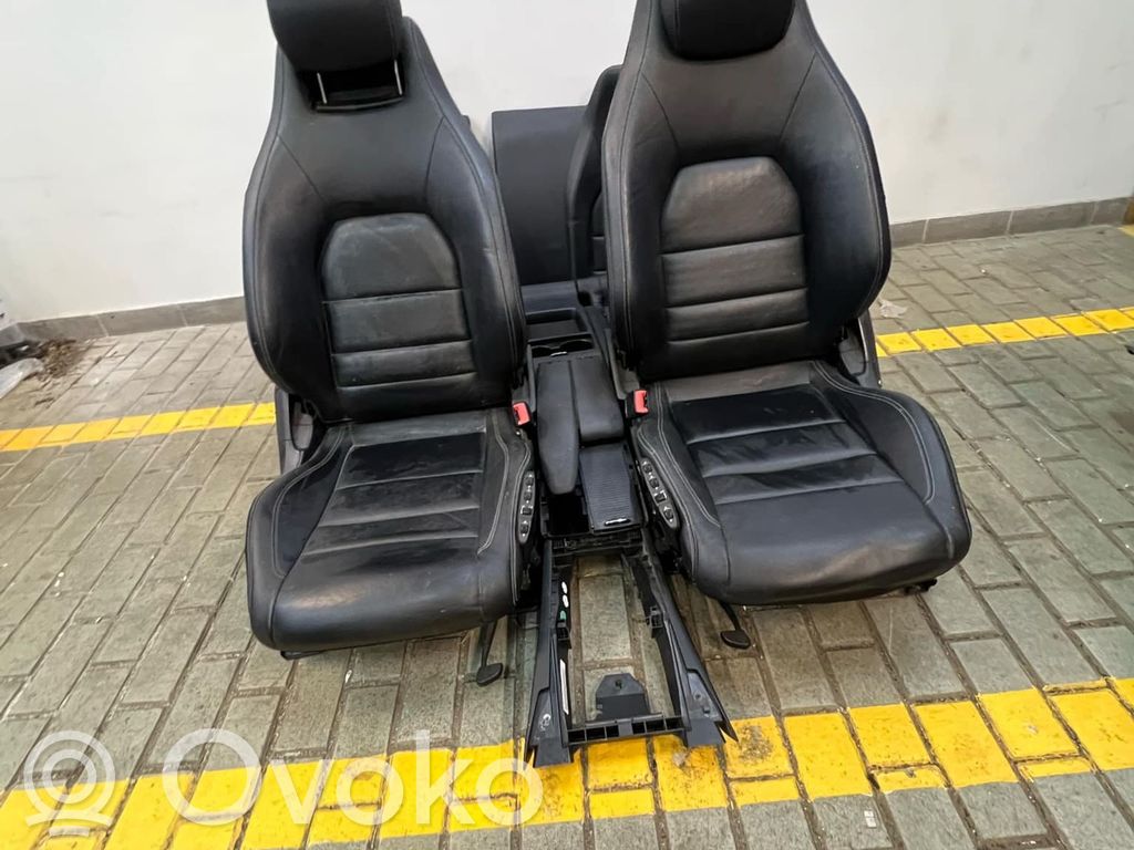 Mercedes-Benz E C207 W207 Fotele / Kanapa / Komplet 