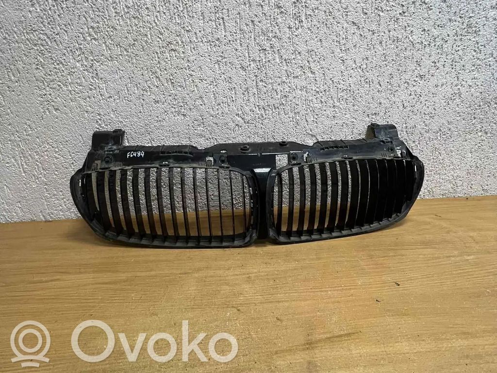 Rejilla delantera   51137145738,F6484