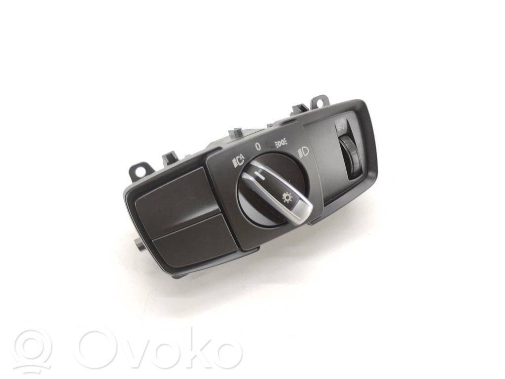 Light switch   9865815