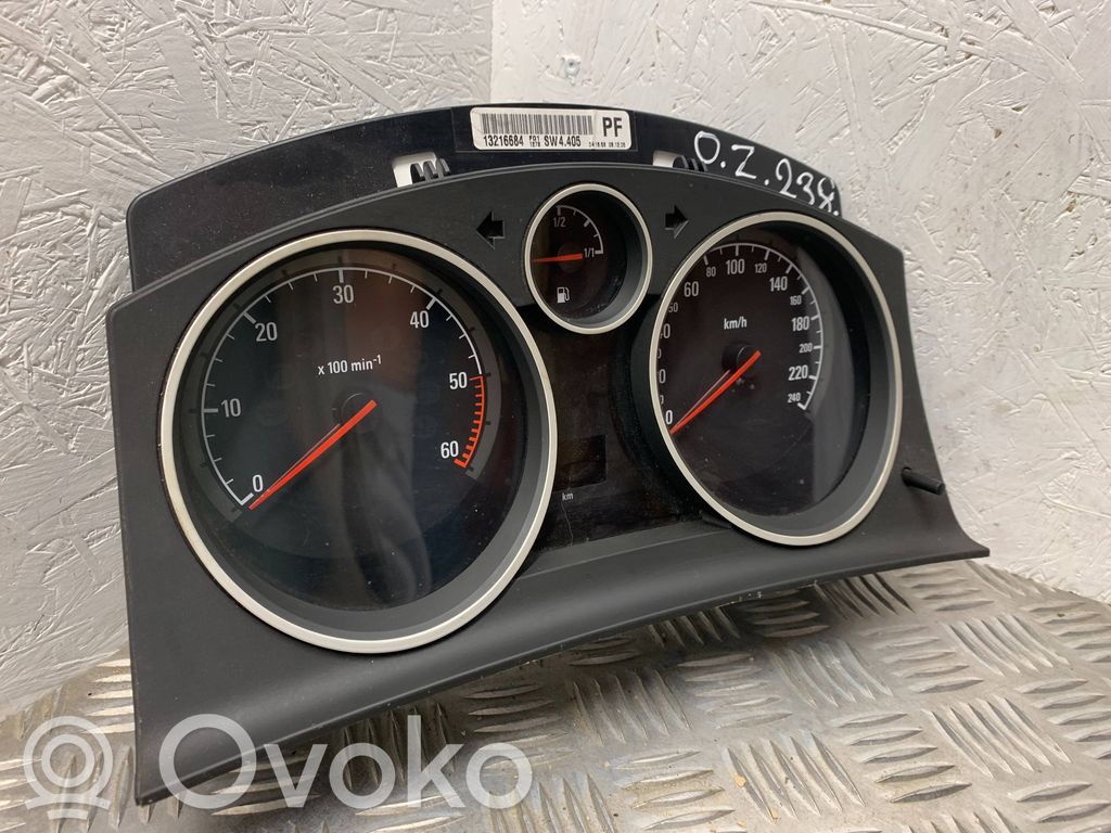 Opel Zafira B Speedometer (instrument cluster) 