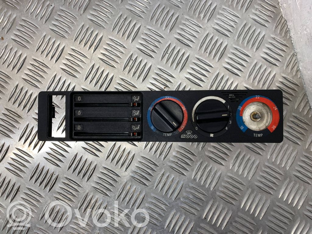 BMW 5 E34 Climate control unit 