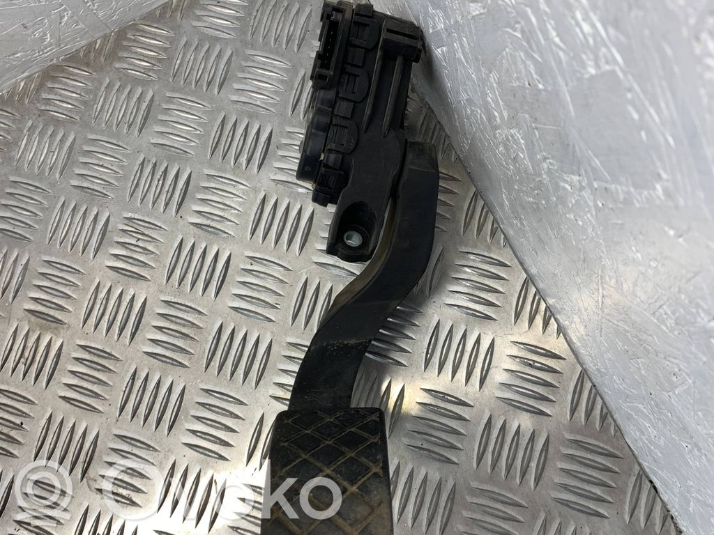 Audi A4 S4 B5 8D Accelerator throttle pedal 