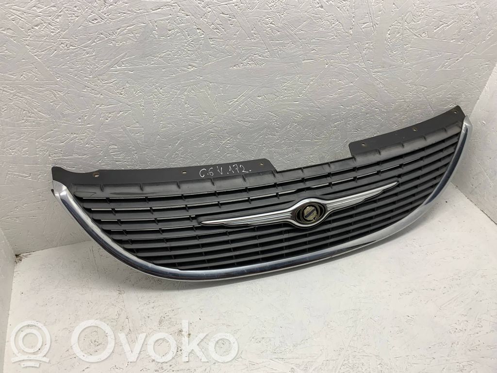 Chrysler Grand Voyager IV Front grill 