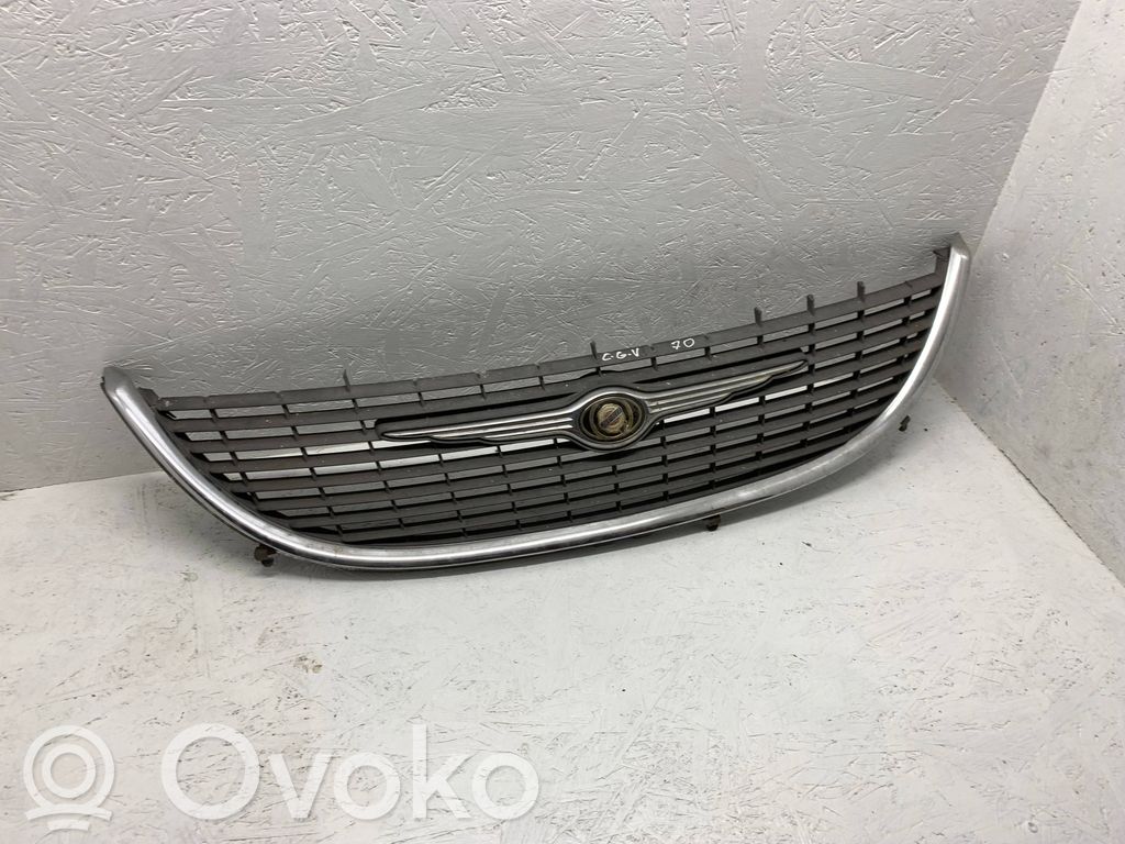 Chrysler Grand Voyager IV Priekšējais režģis 
