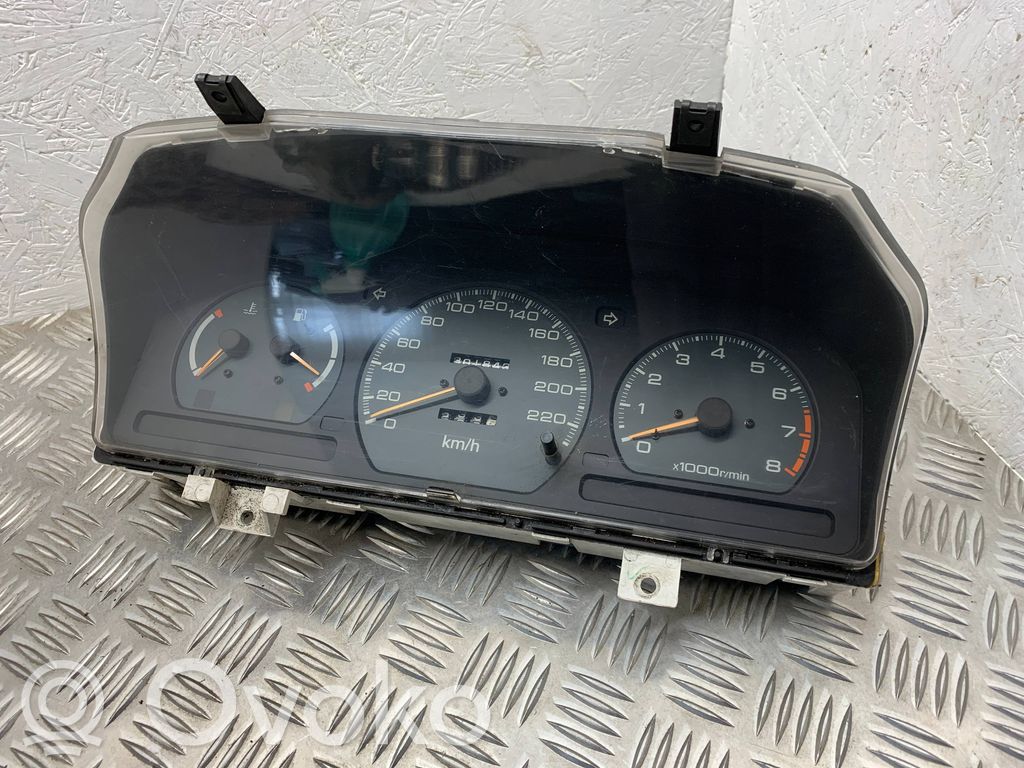 Mitsubishi Space Wagon Speedometer (instrument cluster) 