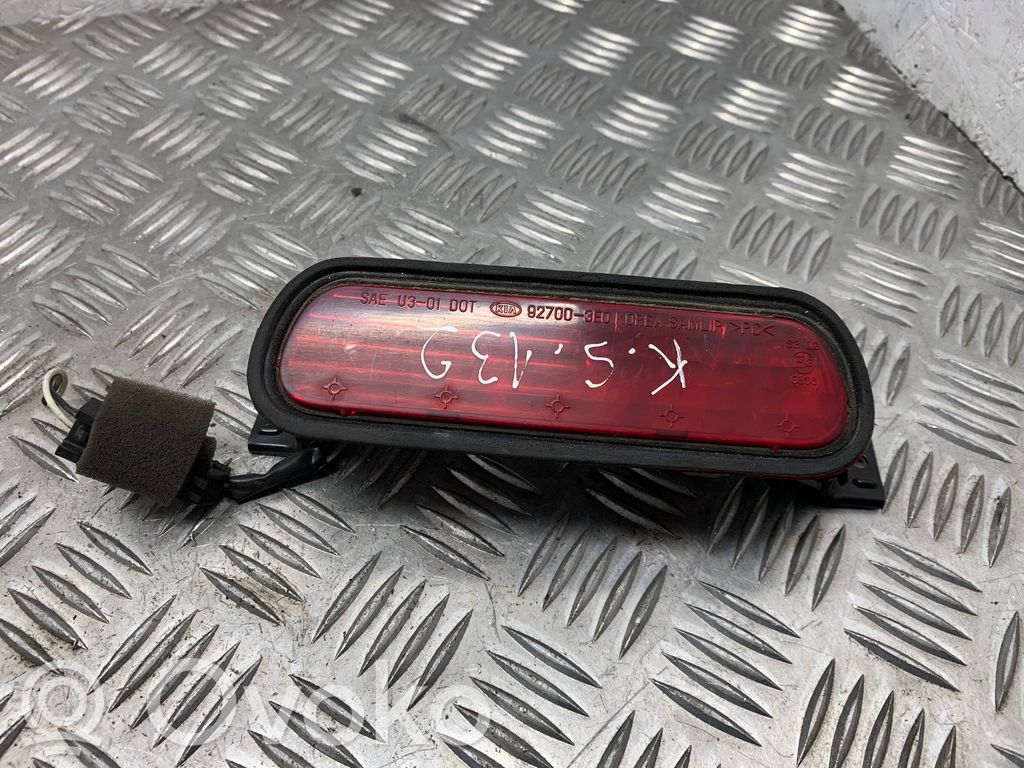 KIA Sorento Third/center stoplight 