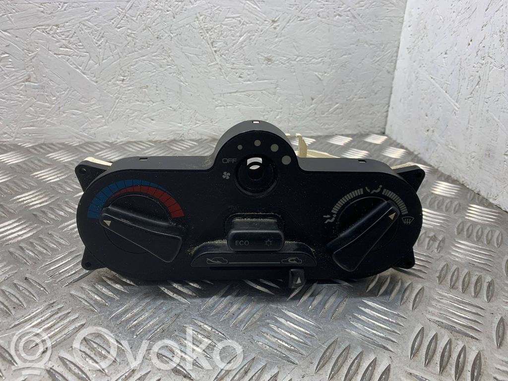 Mitsubishi Carisma Climate control unit 
