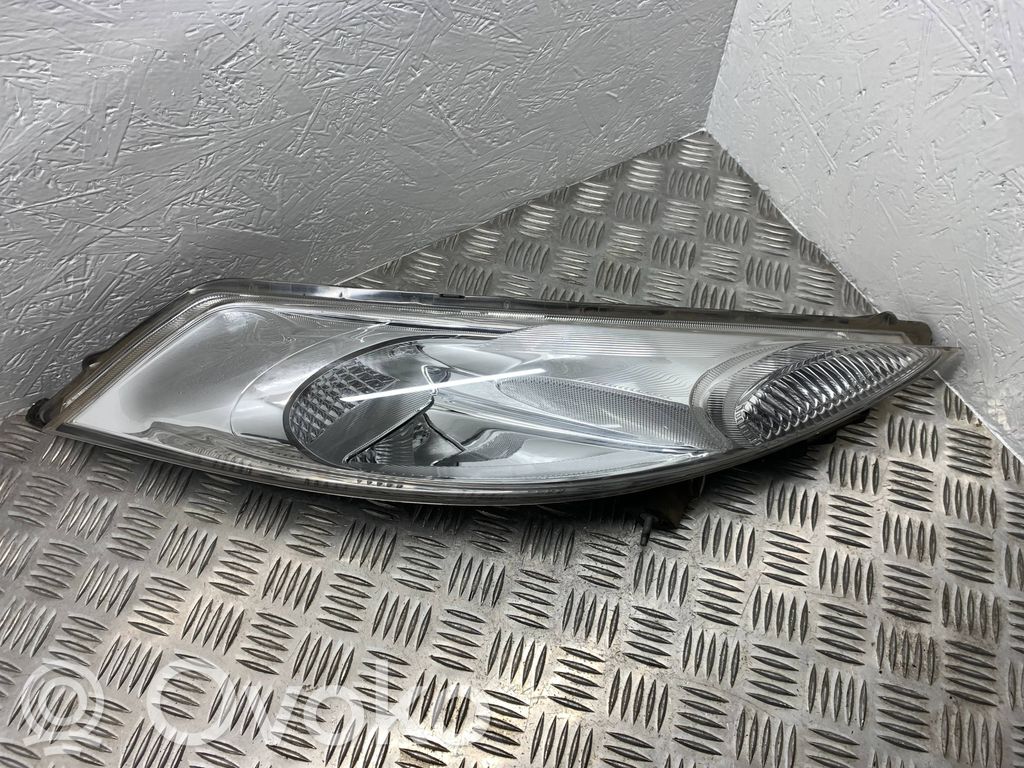 Nissan Juke I F15 Lampa przednia 