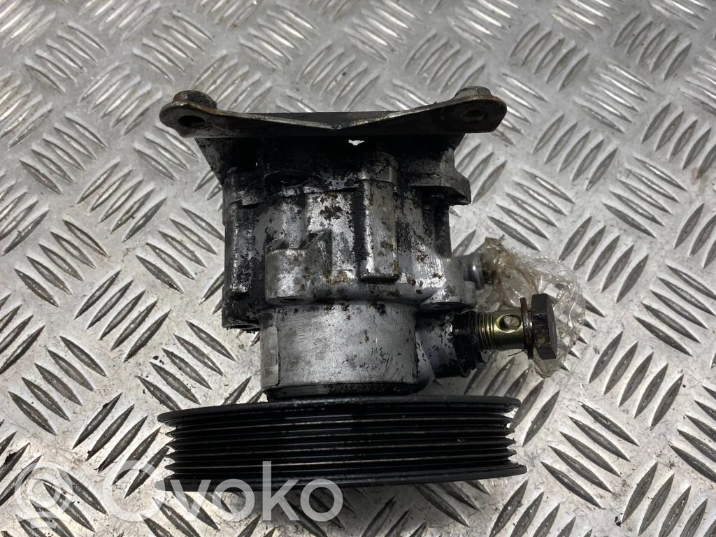 Land Rover Freelander Ohjaustehostimen pumppu 